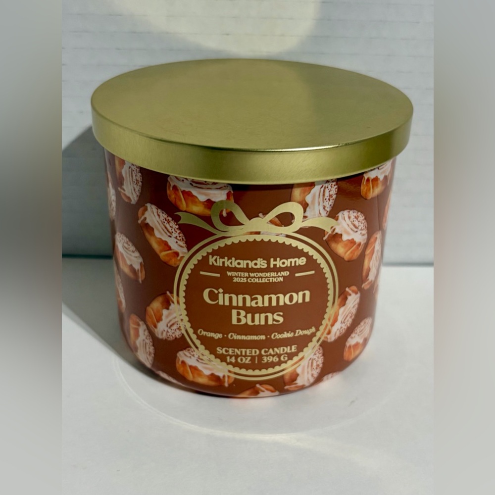 Kirklands Cinnamon Buns glass jar 3 Wick 14 oz Christmas Holiday Candle NEW